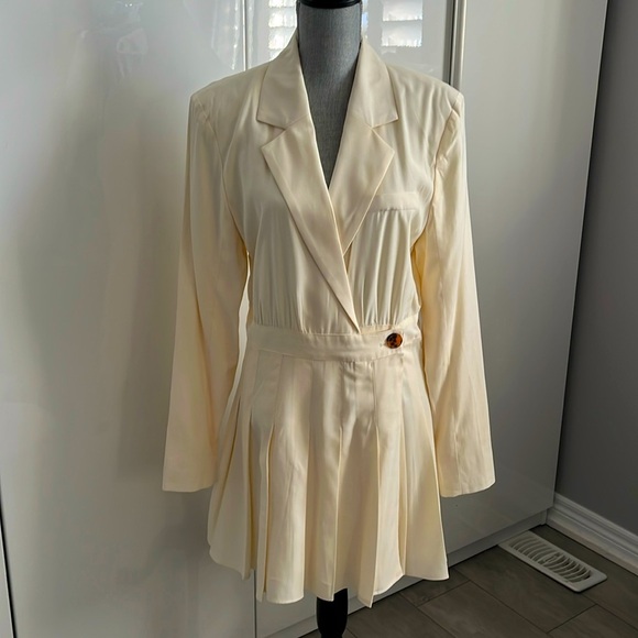 REVOLVE DANIELLE BERSTEIN NWOT Long Sleeve Tennis Dress Lined, Size L - Picture 5 of 16